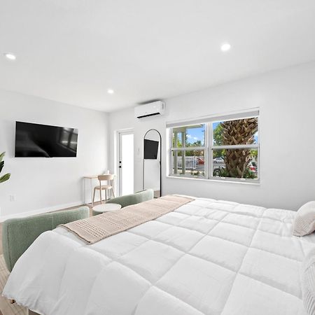 M Lake Worth Beach - Modern Villas Near West Palm Beach, Chic Retro Vibes, King Bed, Cozy Backyard, Bbq, Workspace, High-Speed Internet, Free Parking, 5 Minutes To Downtown & Beach Εξωτερικό φωτογραφία