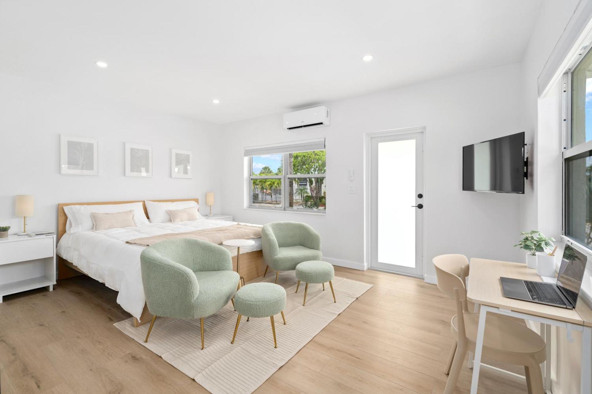 M Lake Worth Beach - Modern Villas Near West Palm Beach, Chic Retro Vibes, King Bed, Cozy Backyard, Bbq, Workspace, High-Speed Internet, Free Parking, 5 Minutes To Downtown & Beach Εξωτερικό φωτογραφία