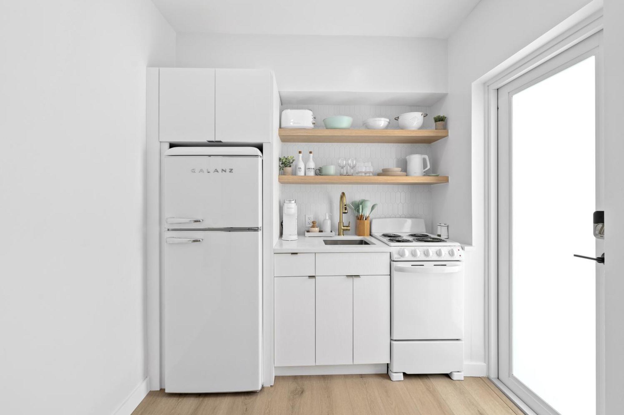 M Lake Worth Beach - Modern Villas Near West Palm Beach, Chic Retro Vibes, King Bed, Cozy Backyard, Bbq, Workspace, High-Speed Internet, Free Parking, 5 Minutes To Downtown & Beach Εξωτερικό φωτογραφία