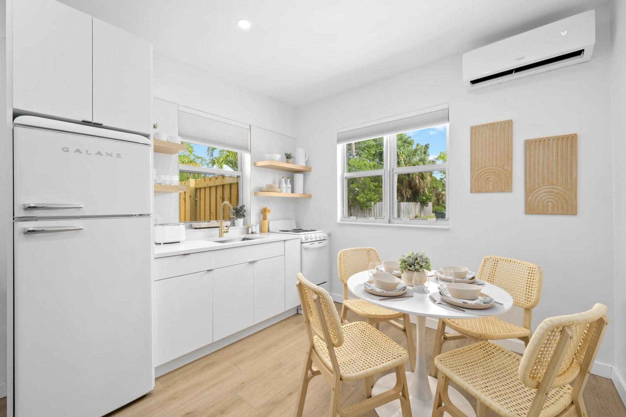 M Lake Worth Beach - Modern Villas Near West Palm Beach, Chic Retro Vibes, King Bed, Cozy Backyard, Bbq, Workspace, High-Speed Internet, Free Parking, 5 Minutes To Downtown & Beach Εξωτερικό φωτογραφία