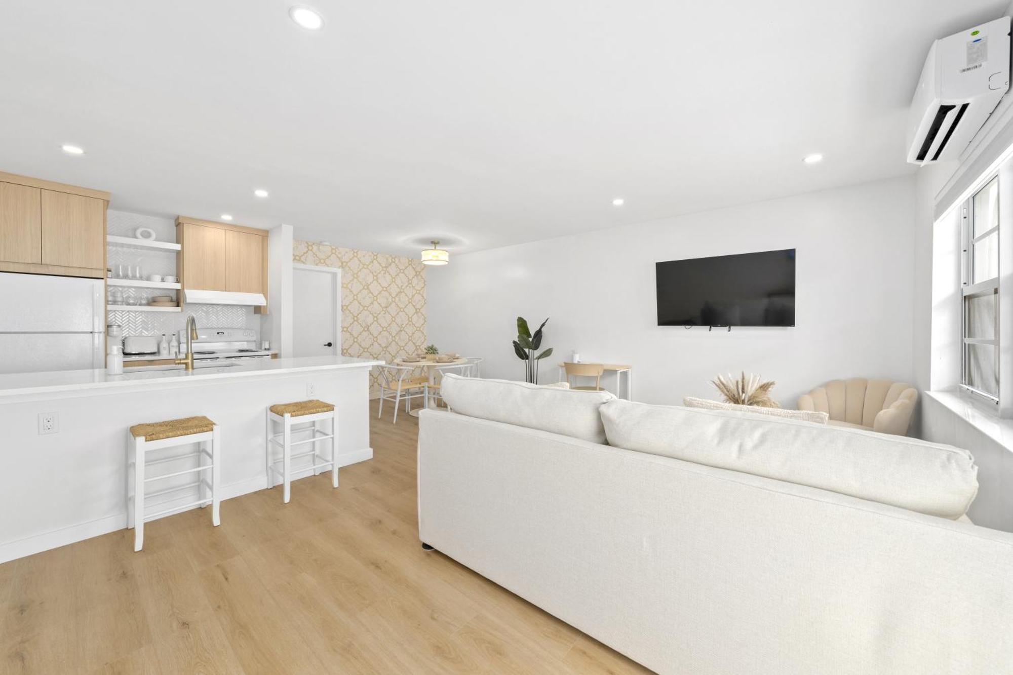 M Lake Worth Beach - Modern Villas Near West Palm Beach, Chic Retro Vibes, King Bed, Cozy Backyard, Bbq, Workspace, High-Speed Internet, Free Parking, 5 Minutes To Downtown & Beach Εξωτερικό φωτογραφία